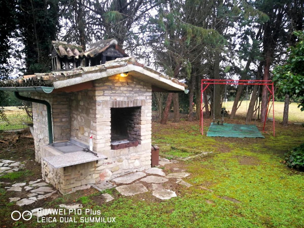 Villa Con Piscina أسيسي المظهر الخارجي الصورة